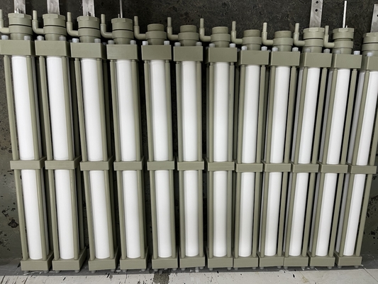 Uso di anodi di lega di zinco e nichel Membrana ceramica eletrolítica porosa