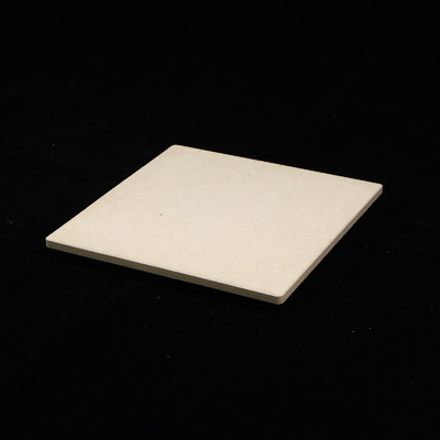 1.9-2.2 g/cm3 di densità Cordierite mullite ripiani di forno per applicazioni a temperatura in forni industriali