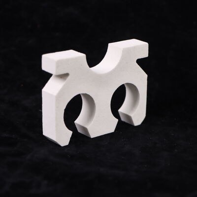 Resistenza alla Trazione 200-400 MPa Prodotti Ceramici in Allumina con Conducibilità Termica 25-35 W per Metro Kelvin Progettati per Uso Tecnico