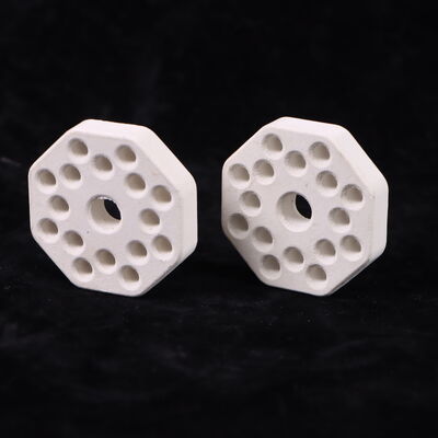 Resistenza agli shock termici 250 Ceramica di mullite con coefficiente di dilatazione termica da 4,5 a 5,5 × 10⁻⁶ per Kelvin e durezza da 7 a 8 Mohs Utilizzata nei sistemi di protezione termica