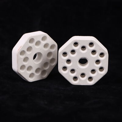 Resistenza agli shock termici 250 Ceramica di mullite con coefficiente di dilatazione termica da 4,5 a 5,5 × 10⁻⁶ per Kelvin e durezza da 7 a 8 Mohs Utilizzata nei sistemi di protezione termica