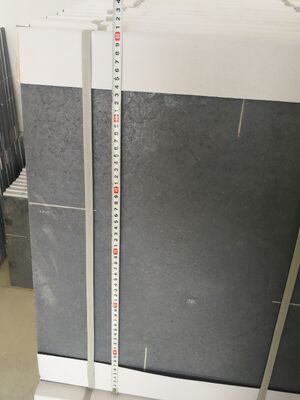 Piani per forni in carburo di silicio nero su misura per operazioni di cottura in forno, che offrono stabilità termica e resistenza all'usura