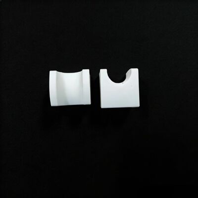 Modulo di Young 200-400 GPa Ceramica di allumina che fornisce resistenza dielettrica 18-20 KV/mm per componenti ad alta durabilità