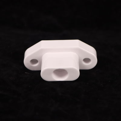 Ceramica di ossido di alluminio bianco con elevata resistenza dielettrica di 18-20 KV/mm e modulo di Young di 200-400 GPa